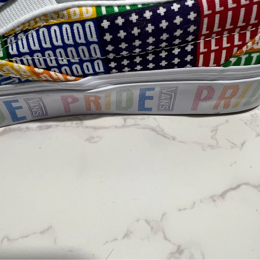 NWOB‎ Pride Multicolored Vans Sneakers -- Women's 8.5 -- Men's 7